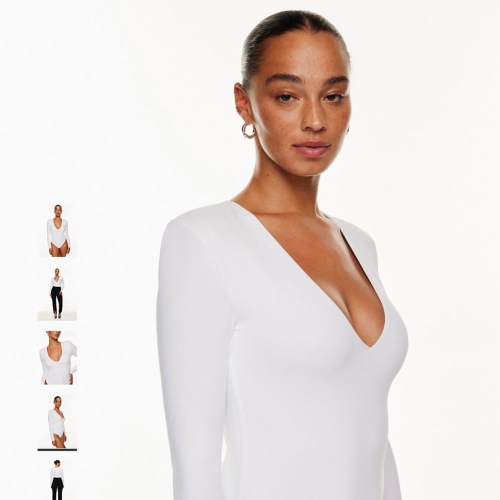 Aritzia Contour Shoulder Pad V-Neck Bodysuit